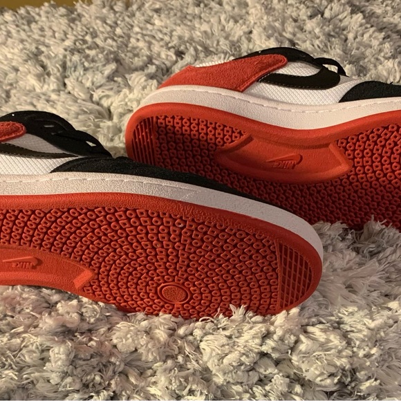 Nike SB Alleyoop, size 11 in women and 9.5 in Men. - Picture 6 of 10